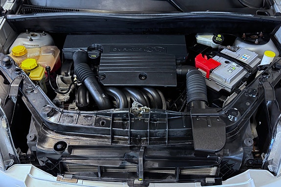 Ford Fusion 17 of 19
