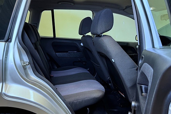 Ford Fusion 12 of 19