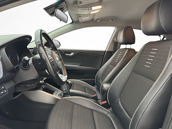Kia Rio 10 of 29