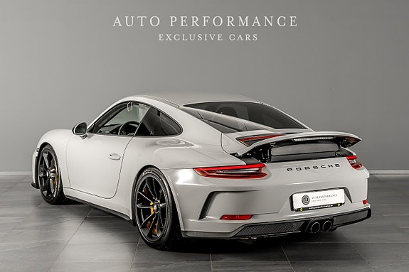 Porsche 911 GT3 2 of 5