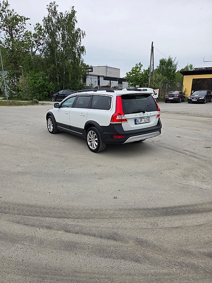 Volvo XC70 5 of 5