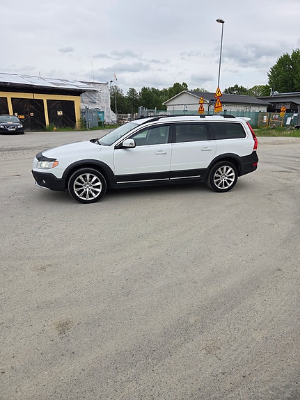 Volvo XC70 4 of 5