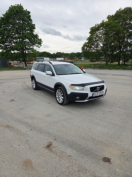 Volvo XC70 3 of 5