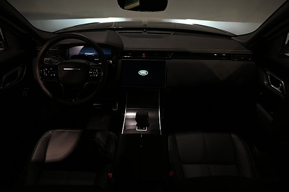 Land Rover Range Rover Velar 17 of 23