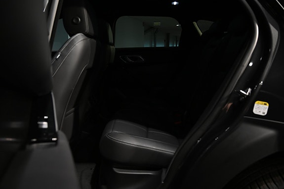Land Rover Range Rover Velar 16 of 23