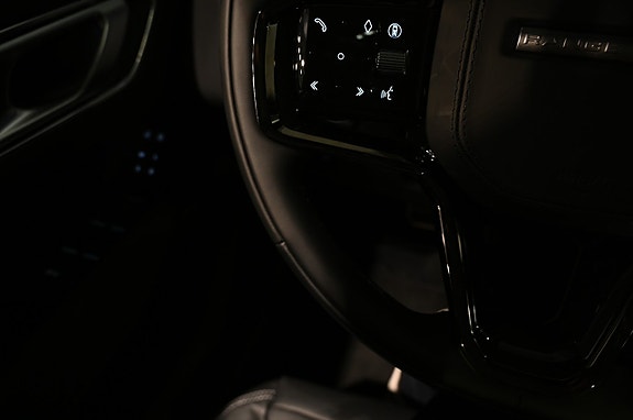 Land Rover Range Rover Velar 14 of 23