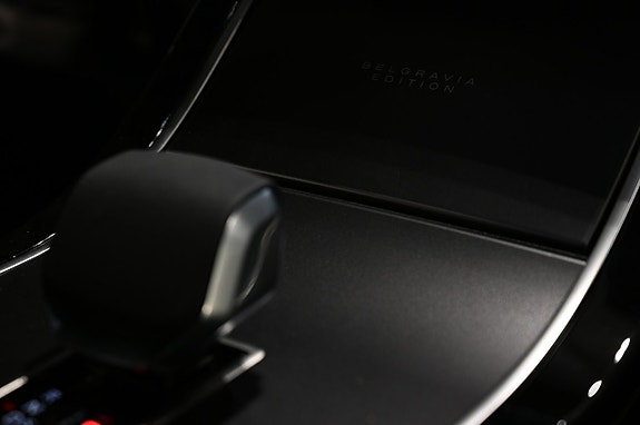 Land Rover Range Rover Velar 13 of 23
