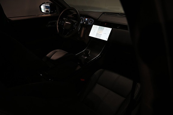 Land Rover Range Rover Velar 12 of 23