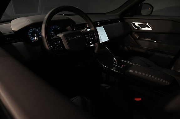 Land Rover Range Rover Velar 11 of 23