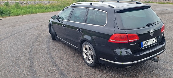 Volkswagen Passat 2 of 5