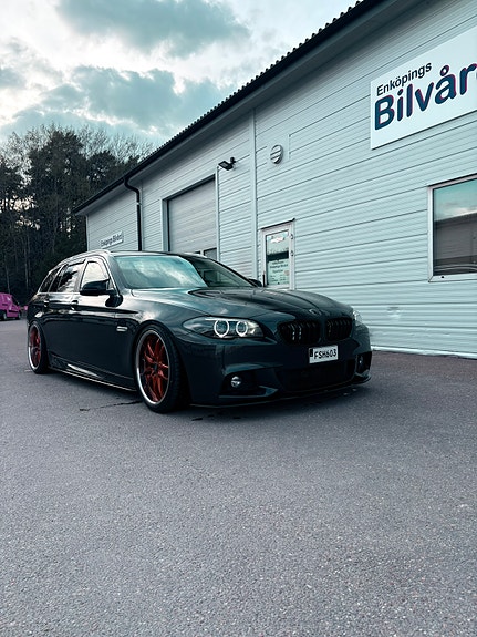 BMW 520d 2 of 5