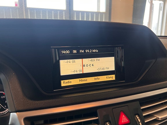 Mercedes-Benz E220 10 of 13