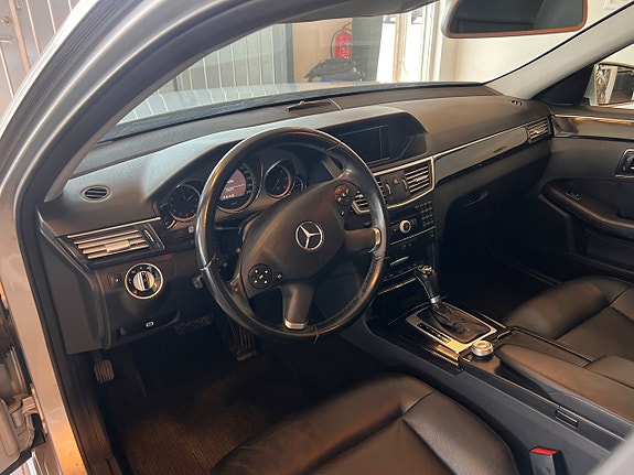 Mercedes-Benz E220 6 of 13