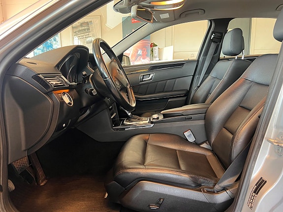 Mercedes-Benz E220 5 of 5