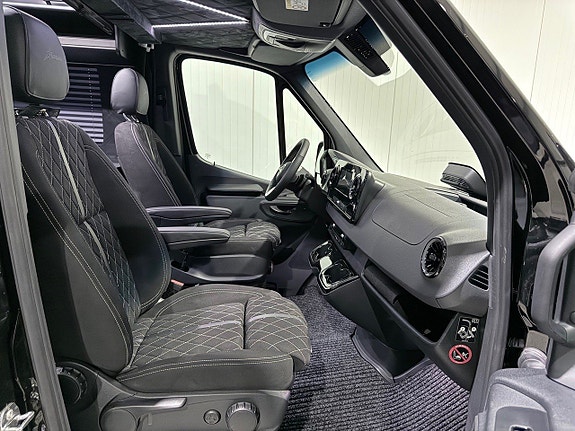 Mercedes-Benz Sprinter 319 2 of 5