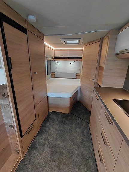 Knaus SÜDWIND BLACK SELECTION 580 UF 6 of 9