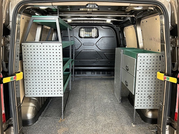 Ford Transit Custom 9 of 23