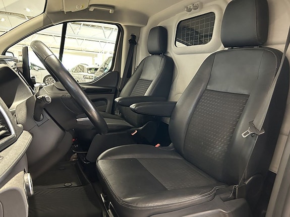 Ford Transit Custom 14 of 23