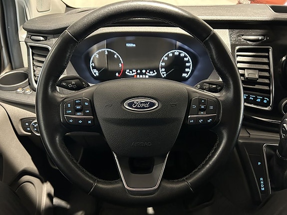 Ford Transit Custom 12 of 23
