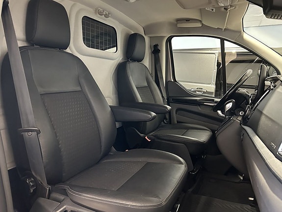 Ford Transit Custom 15 of 23