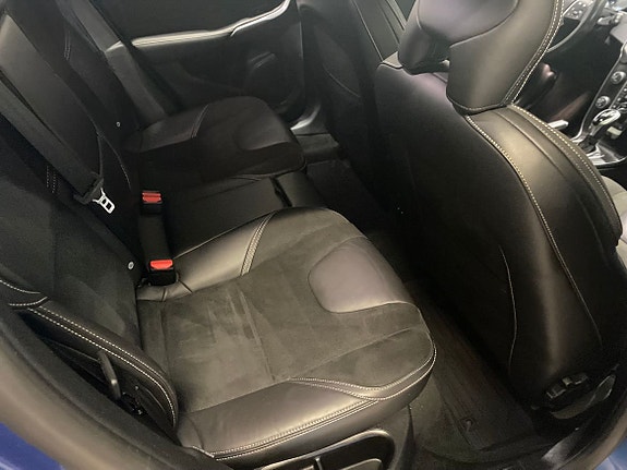 Volvo V40 10 of 21