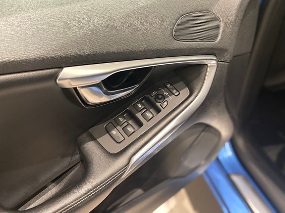 Volvo V40 17 of 21