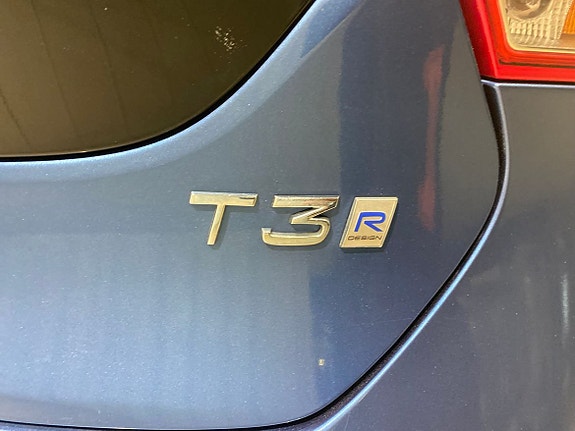 Volvo V40 11 of 21