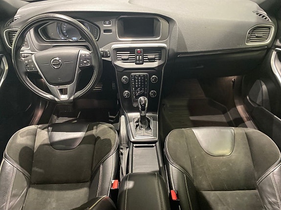 Volvo V40 15 of 21