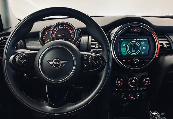 MINI Cooper 11 of 12