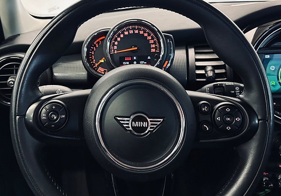MINI Cooper 12 of 12