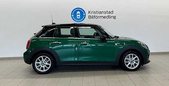 MINI Cooper 4 of 5