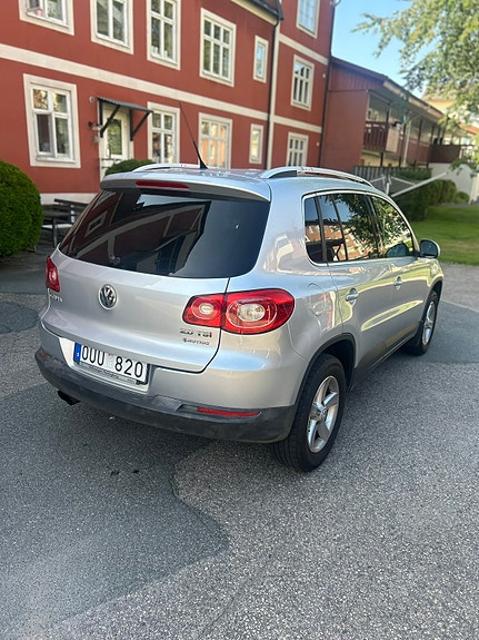 Volkswagen Tiguan 3 of 5