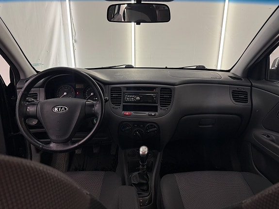 Kia Rio 13 of 15