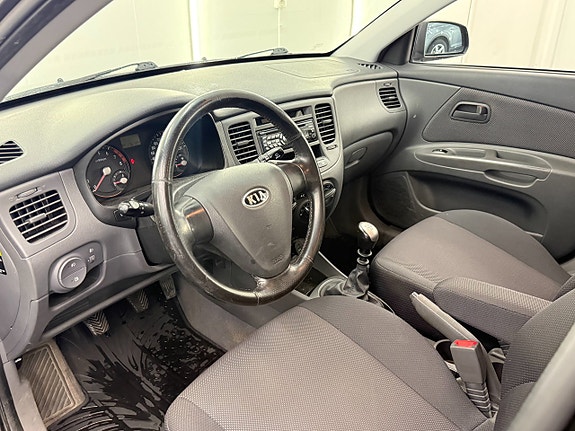 Kia Rio 6 of 15