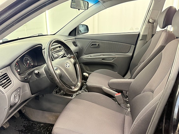 Kia Rio 7 of 15