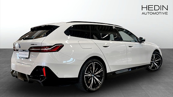 BMW i5 2 of 10