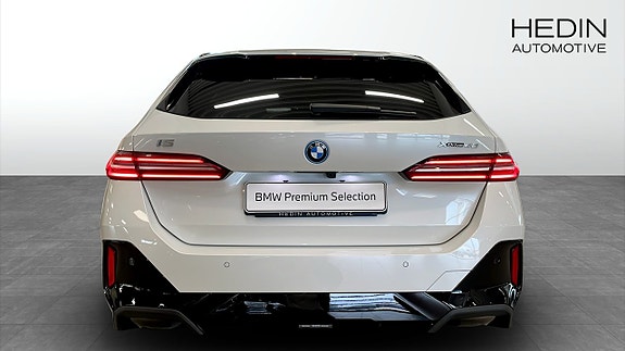 BMW i5 7 of 10