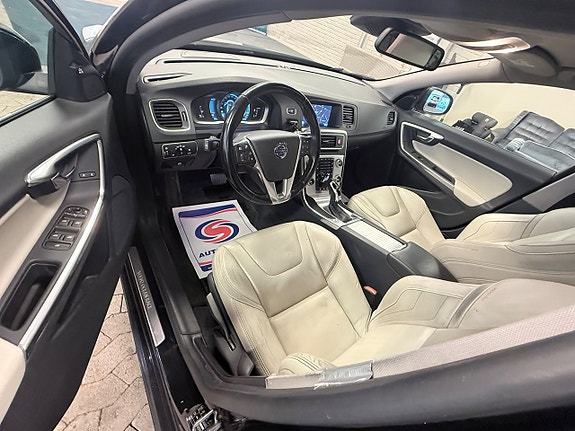 Volvo V60 7 of 15