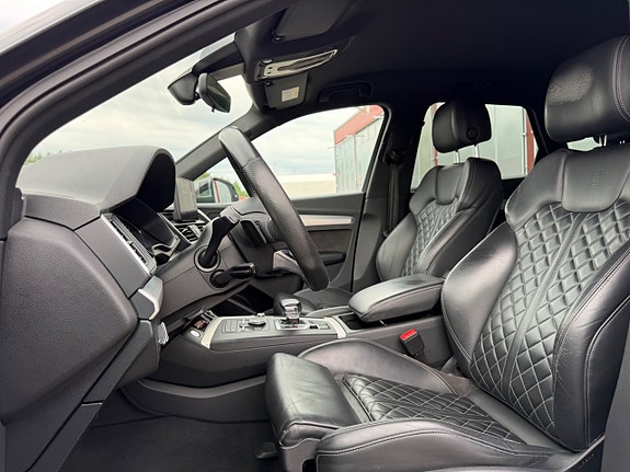 Audi Q5 10 of 19