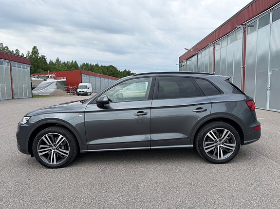 Audi Q5 2 of 5