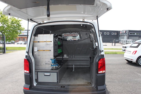 Volkswagen Transporter 11 of 13