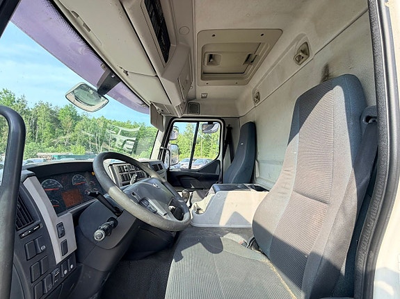 Volvo Trucks FL12 240 9 of 9