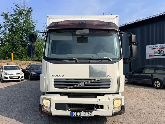 Volvo Trucks FL12 240 8 of 9