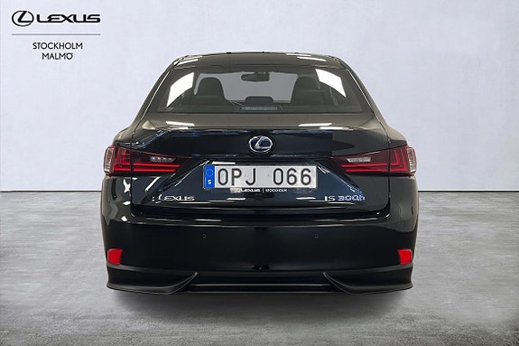 Lexus IS F 8 of 22