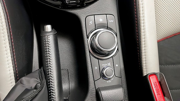 Mazda CX-3 10 of 14
