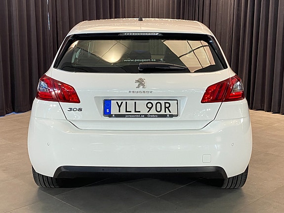 Peugeot 308 2 of 5