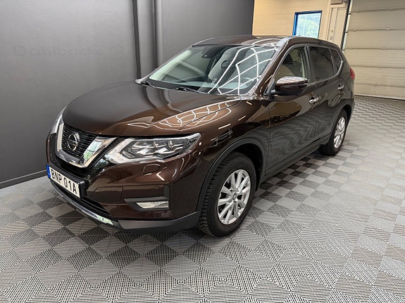Nissan X-Trail 2 of 5