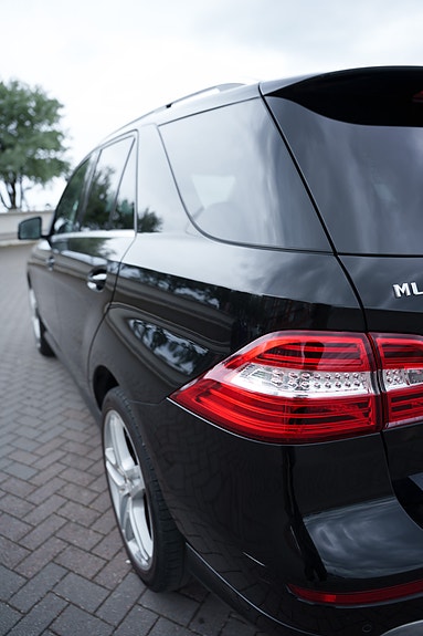 Mercedes-Benz ML350 5 of 5