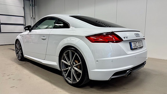 Audi TT 4 of 5