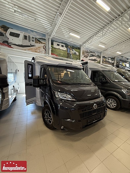 Knaus Live TI 650 MEG Black Selection Låga Sängar